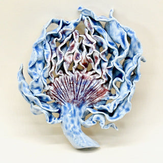 Elegant porcelain artichoke décor piece by FARPHORIA, ready to hang on the wall – perfect gift for art lovers.