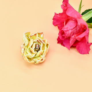 FARPHORIA_Golda_Porcelain_rose_brooch_wedding