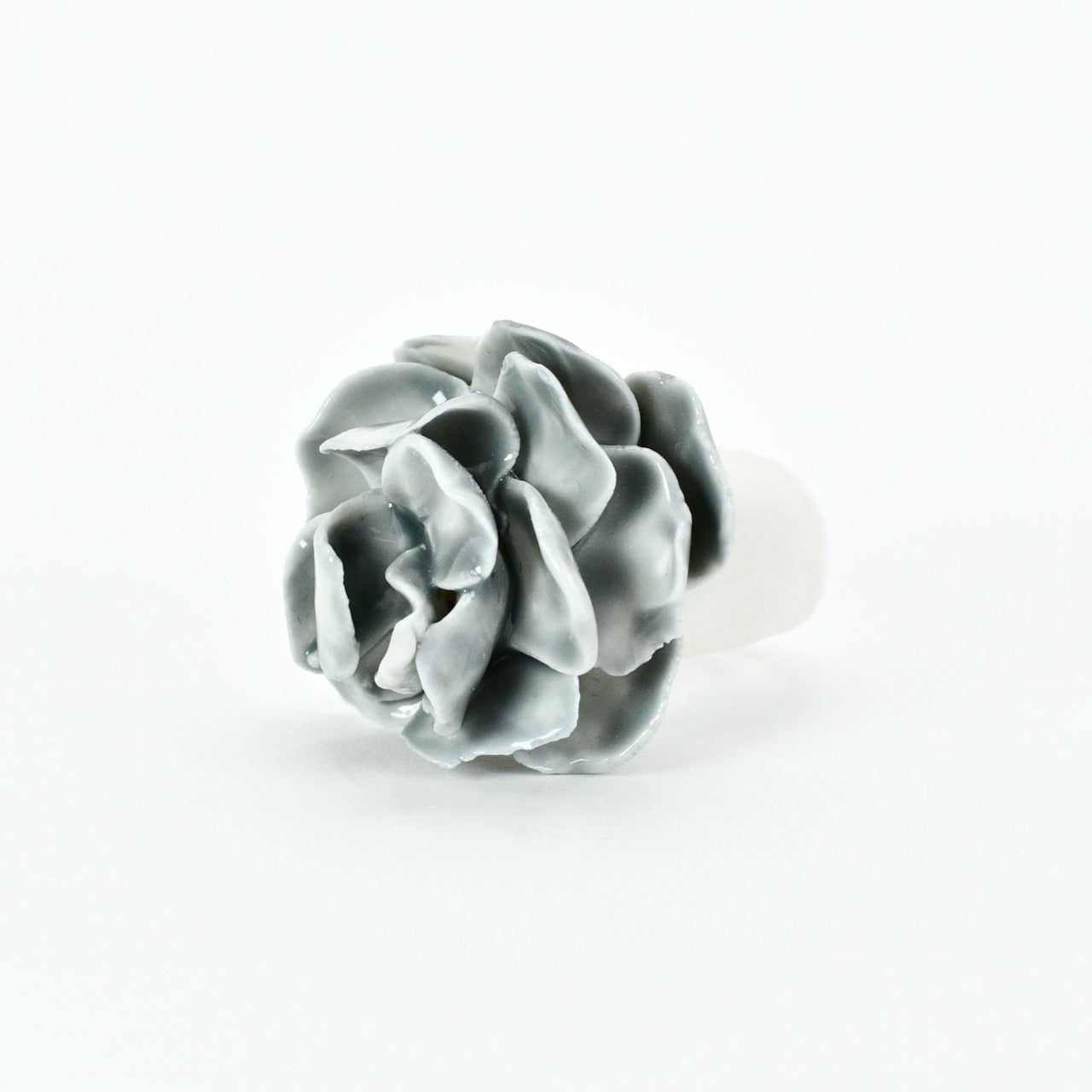 Farphoria_Porcelain_Ring_Cloudy_Gray_Rose_hand_jewelry