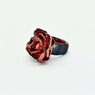 Farphoria_black_porcelain_ring_dusty_red_rose_aesthetics_baccarat
